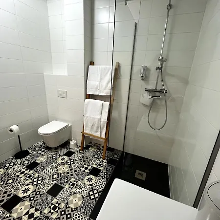 Lumineux Avec Terrasse